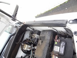 2010 TOYOTA SEQUOIA LIMITED WHITE 5.7L AT 4WD Z18033